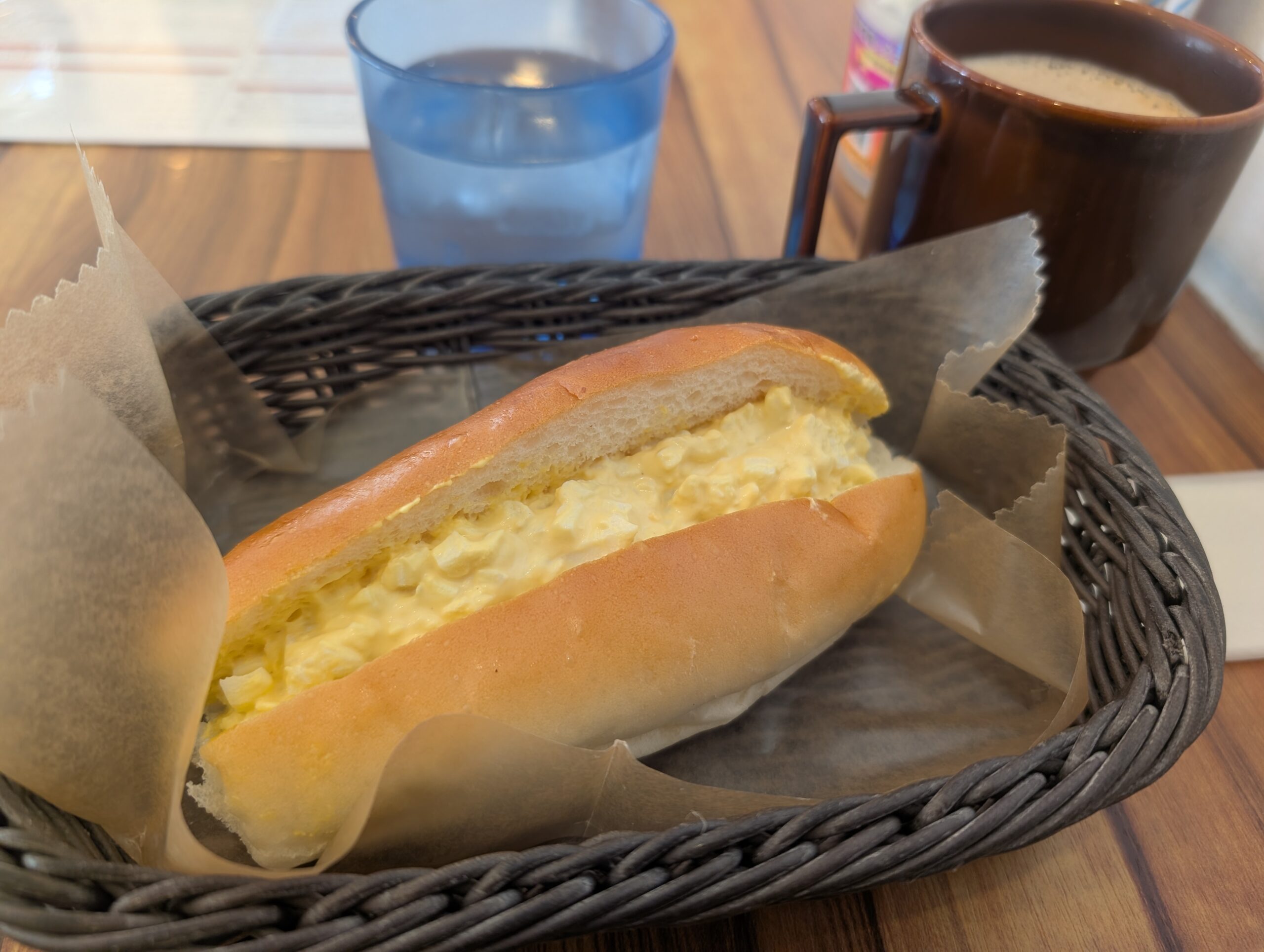 ミクスチャー 卵サンドとカフェラテ