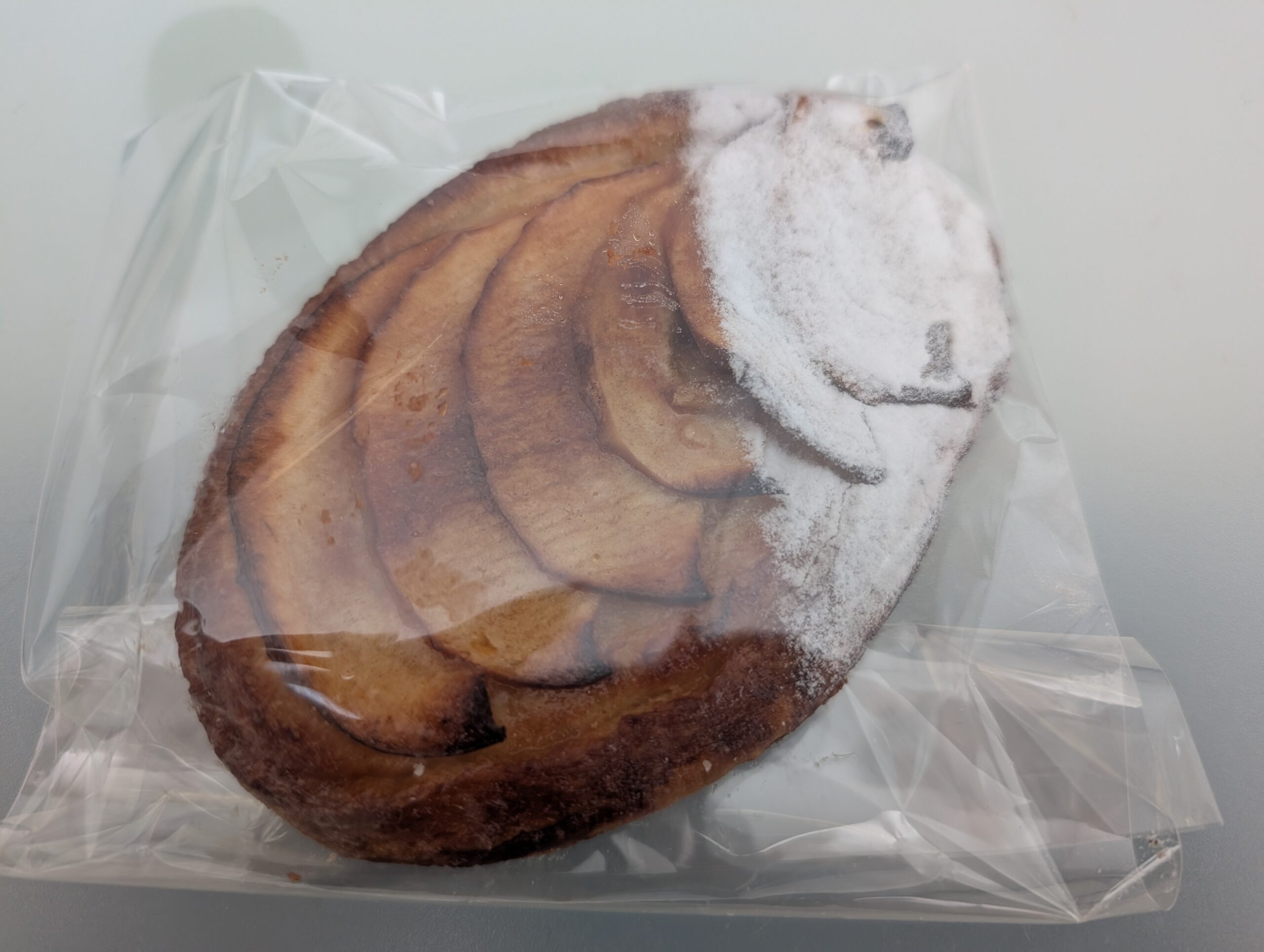 ベーカリー兎座LEPUSで購入したりんごのデニッシュ