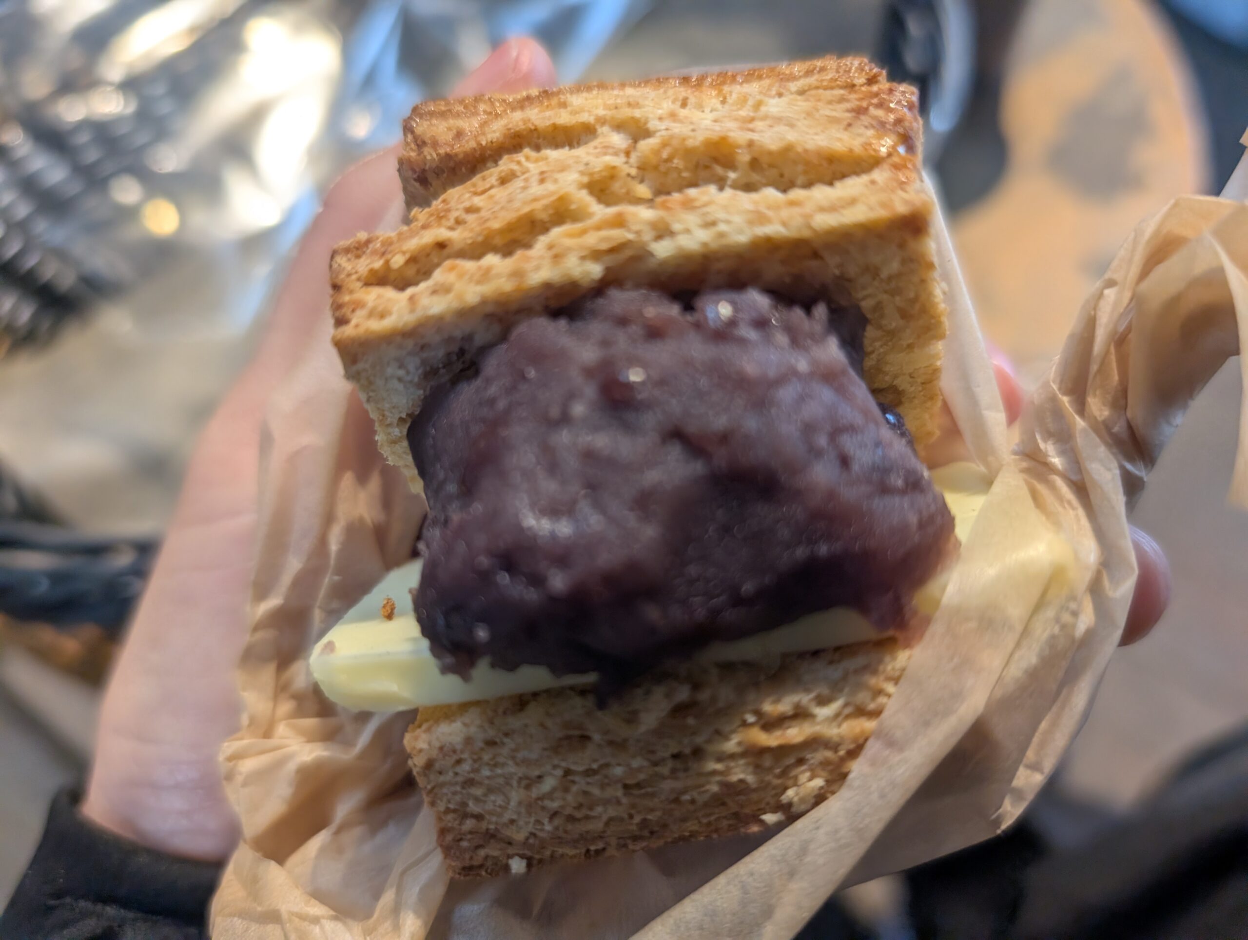 餡バターサンドスコーンの別角度