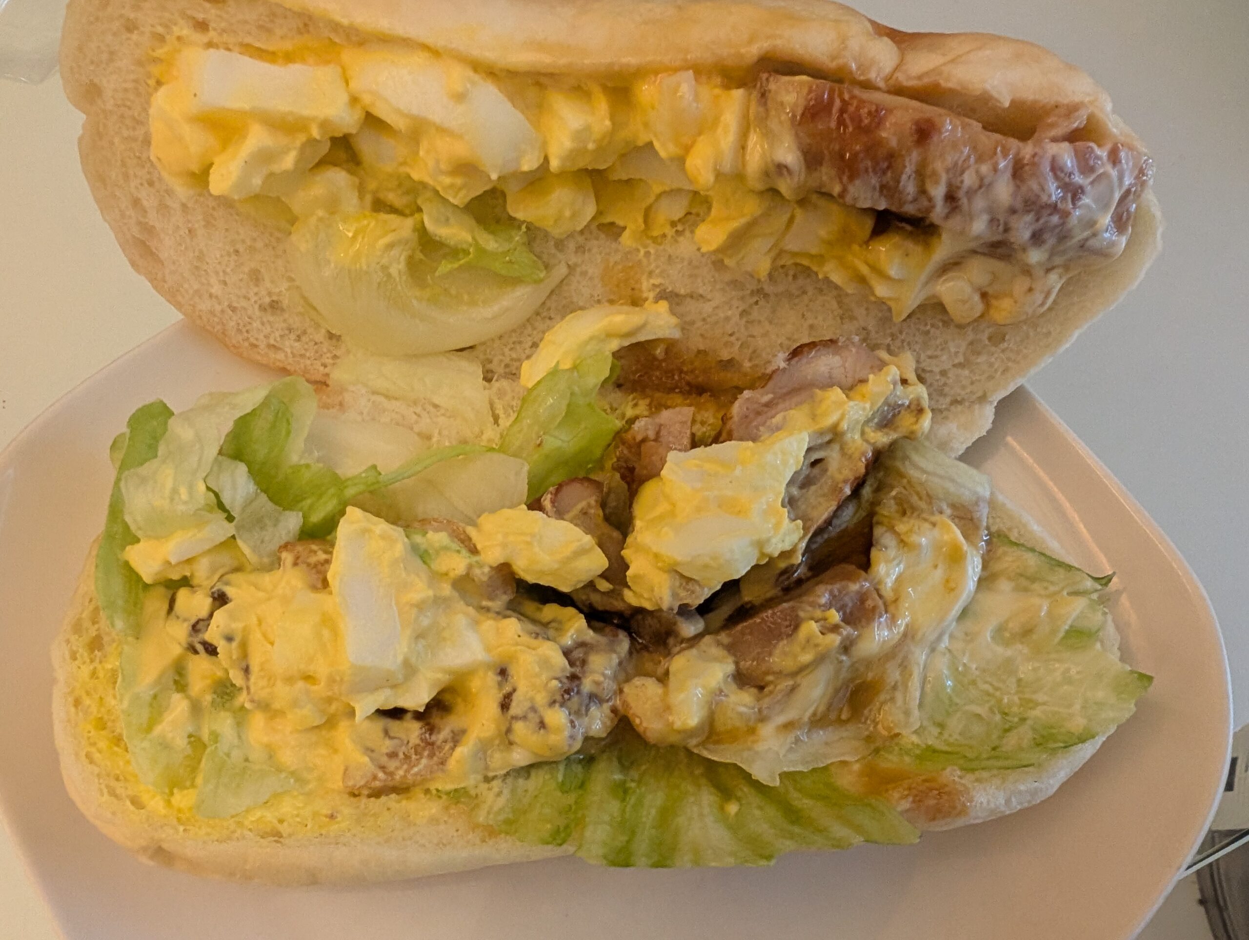 パンの田島 窯焼きチキンとたっぷりたまごの断面