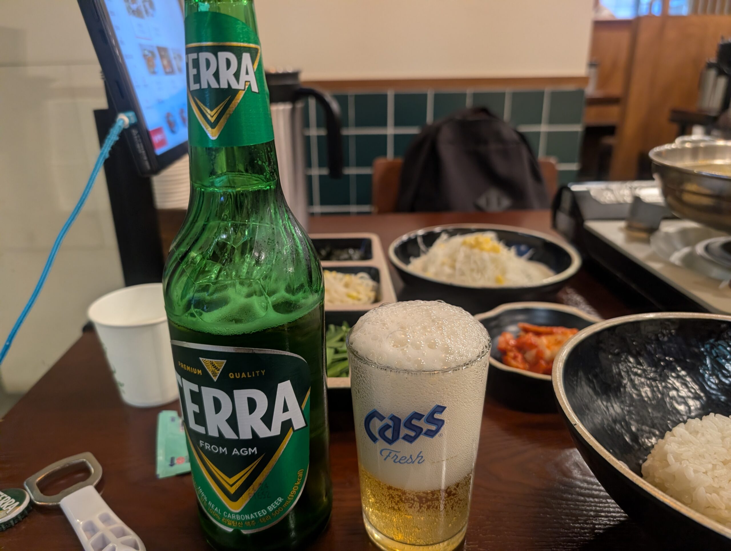 サウィ食堂のナッコプセとビール