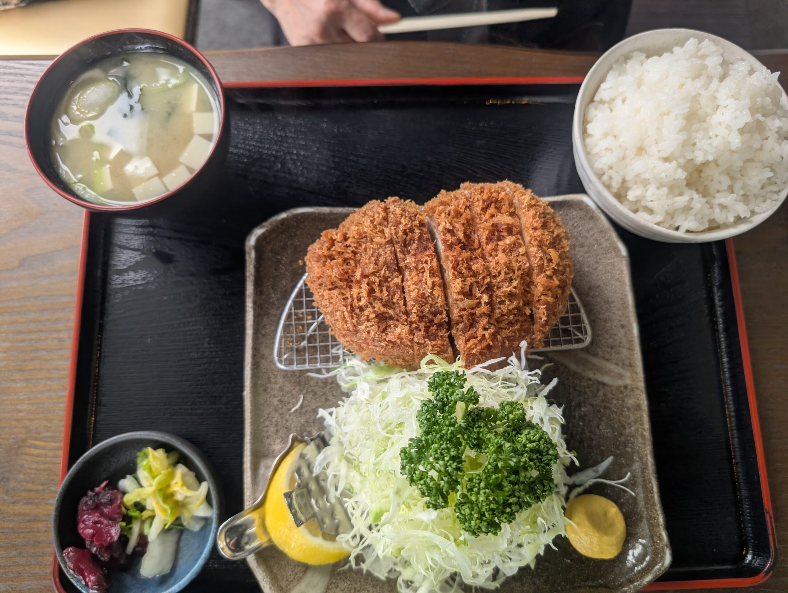 とんかつ豚珍館の上ロースカツ定食写真2