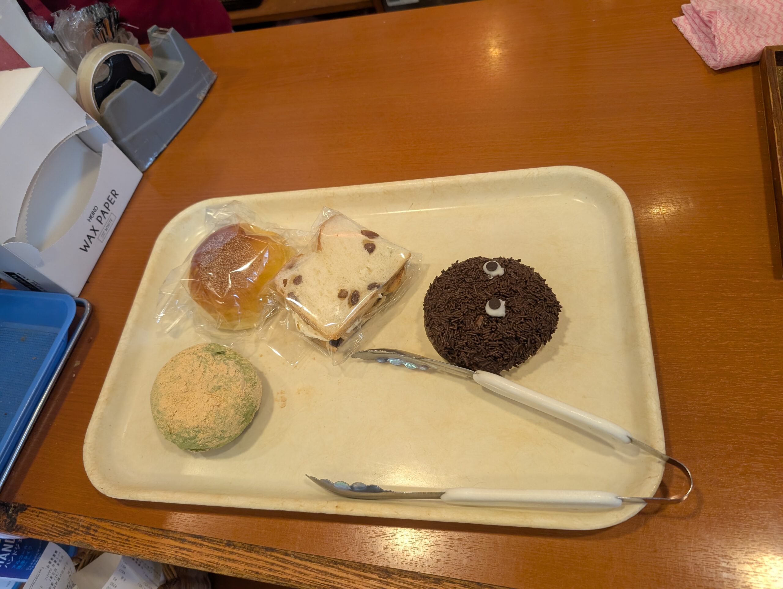 ブーランジェリーシュシュで購入した4点のパン写真1