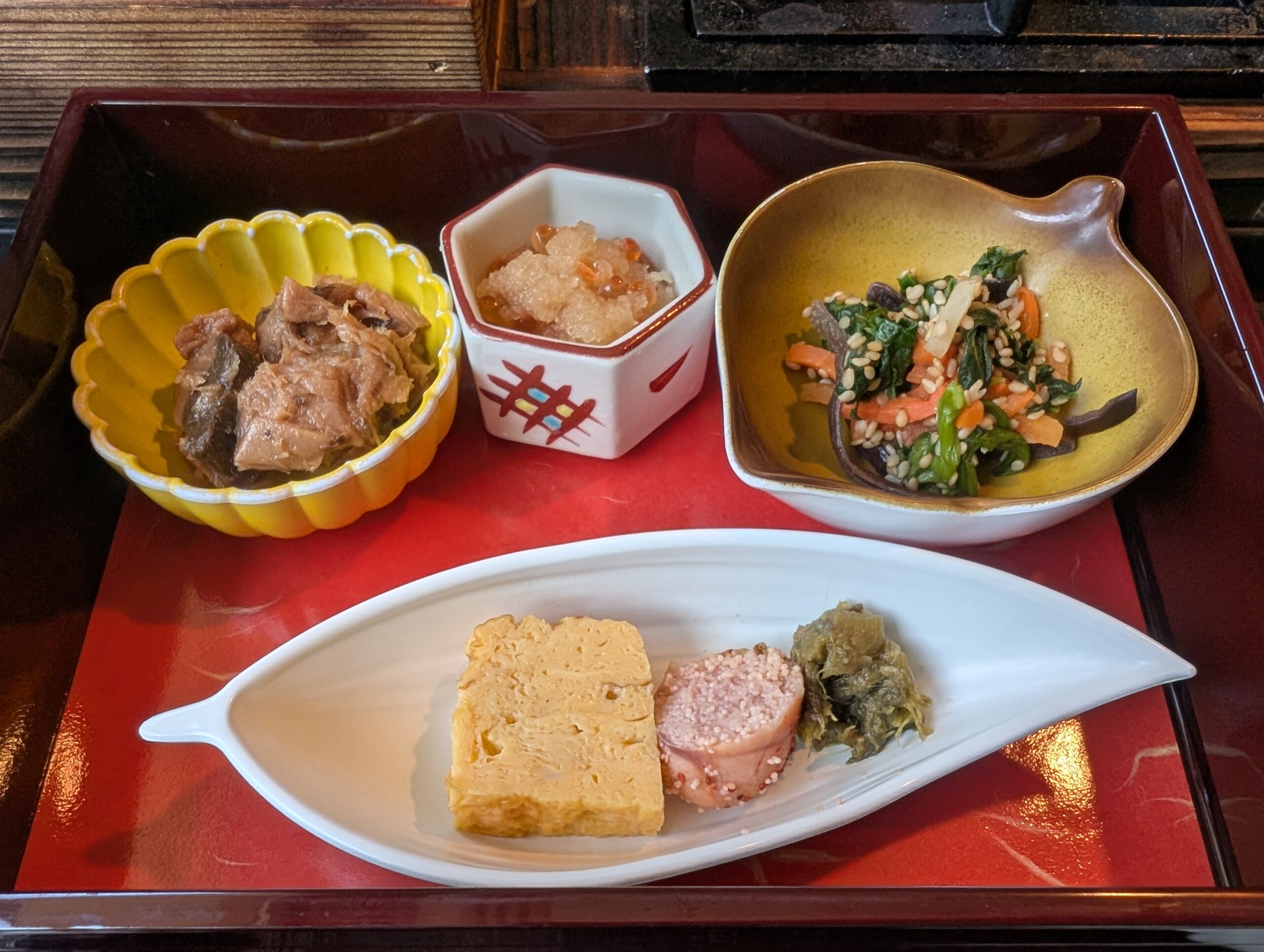 塩の湯温泉 蓮月の朝食の焼きたらこ 卵焼き 和え物