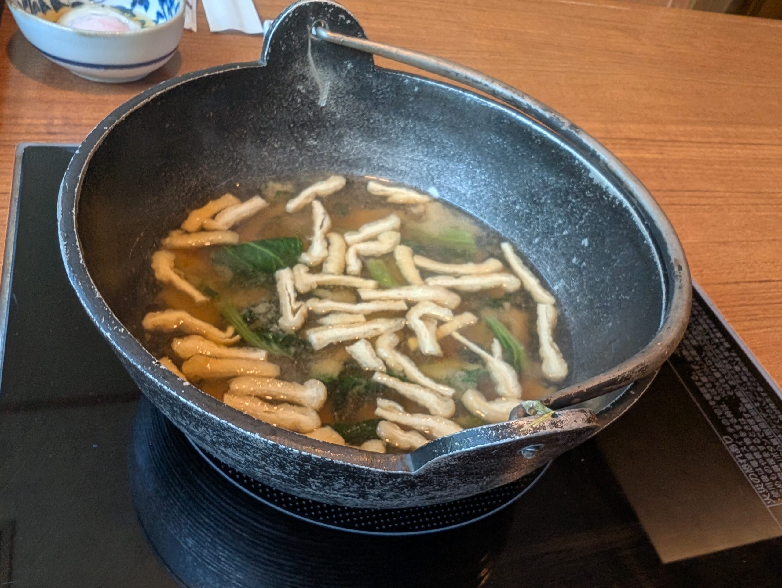 塩の湯温泉 蓮月の朝食の鍋形式の味噌汁